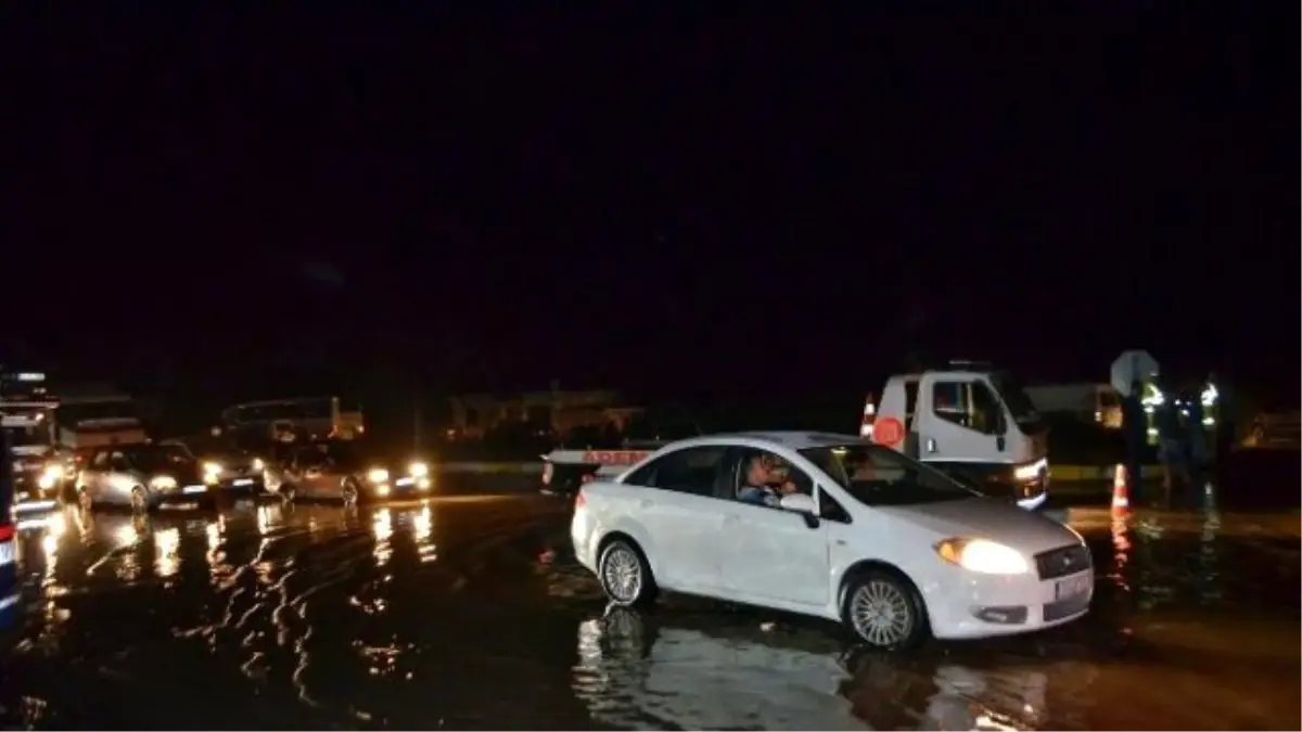 Söke-izmir Karayolunu Açma Çalışmaları Devam Ediyor