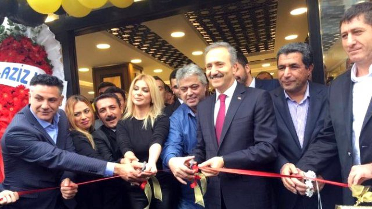 Tatlısan Baklavacısı Ünlü İsimlerin Katılımıyla Açıldı