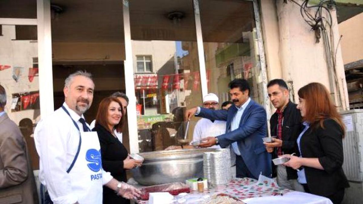 Vedaş\'tan 500 Kişiye Aşure İkramı