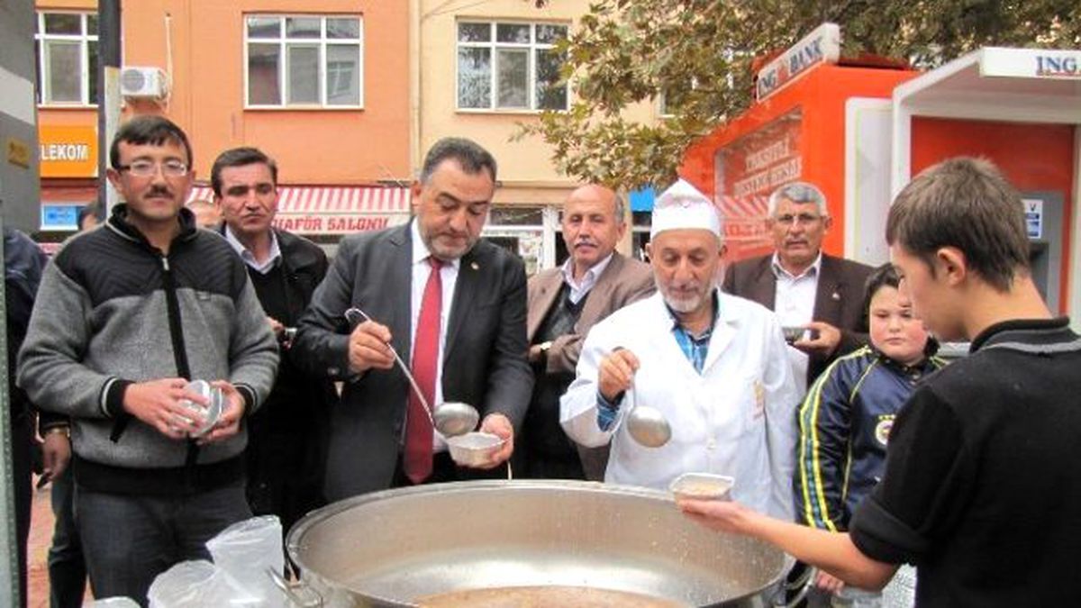 AK Parti Hisarcık Teşkilatı Aşure Dağıttı