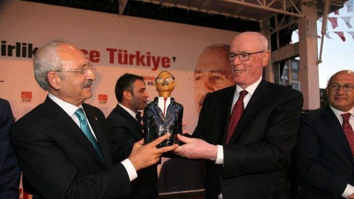 Başkan Kurt\'tan Kılıçdaroğlu\'na Anlamlı Hediye
