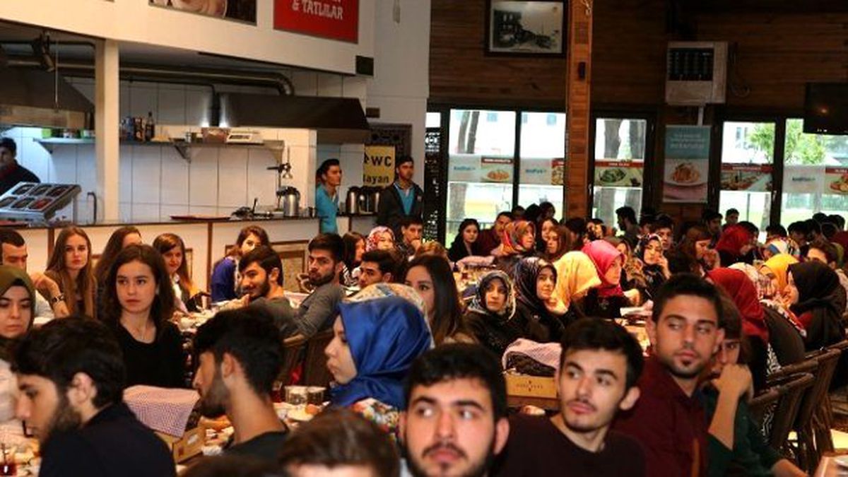 Başkan Zeki Toçoğlu Kent Konseyi Gençlik Meclisi ile Bir Araya Geldi