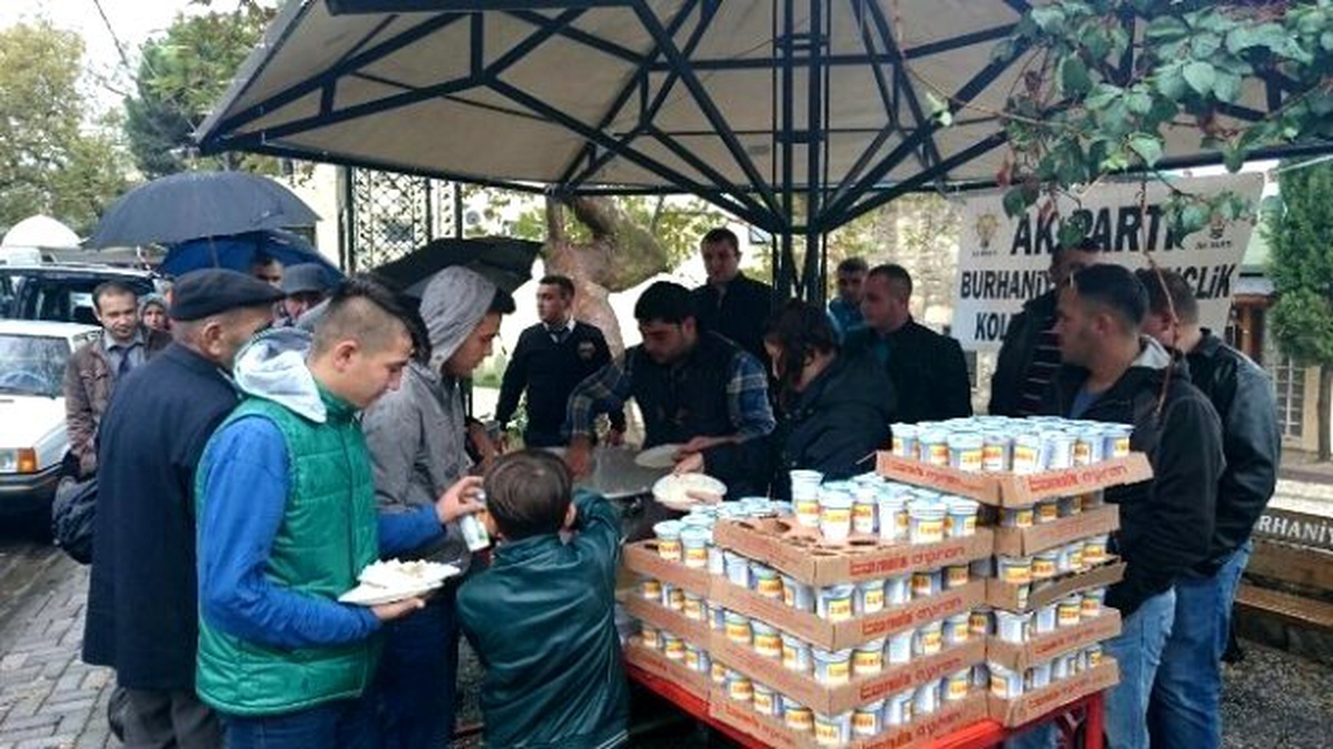 Burhaniye\'de Şehitler İçin Mevlit Okundu Hayır Yapıldı