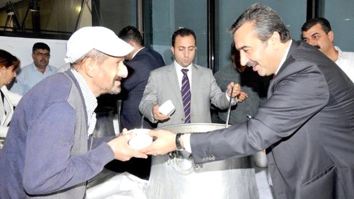 Çetin Aşure Dağıttı, Kardeşlik Mesajı Verdi