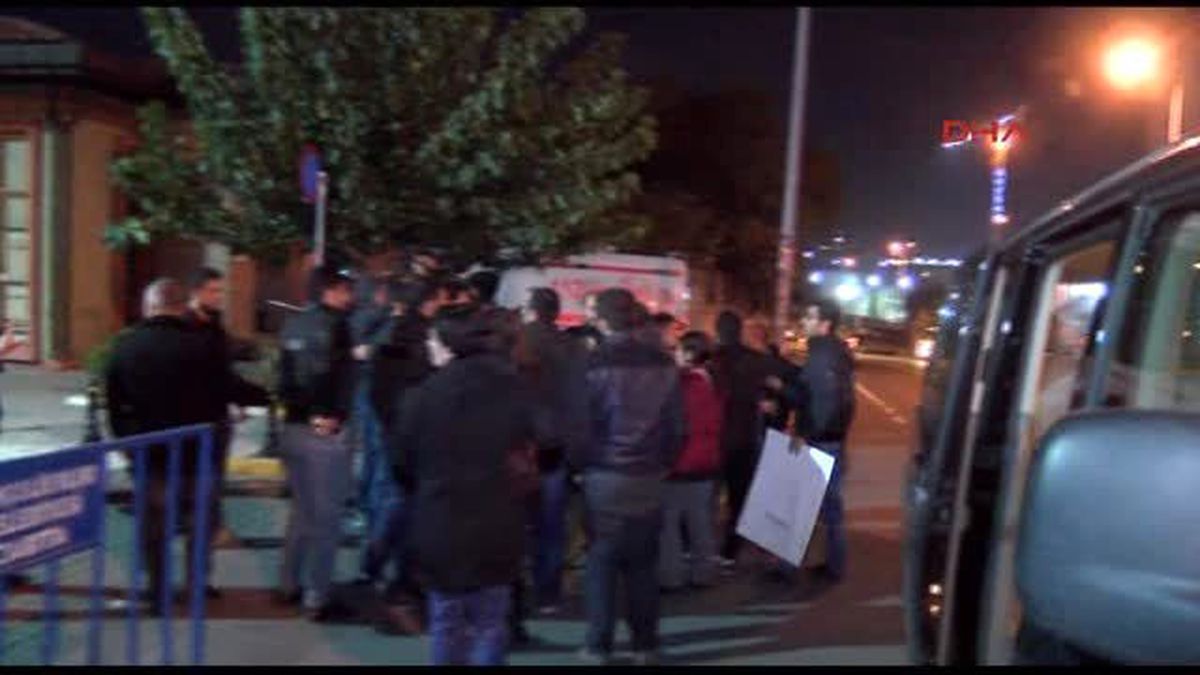 Dilek Doğan\'ın Ailesi Adli Tıp Kurumu Önünde Bekliyor
