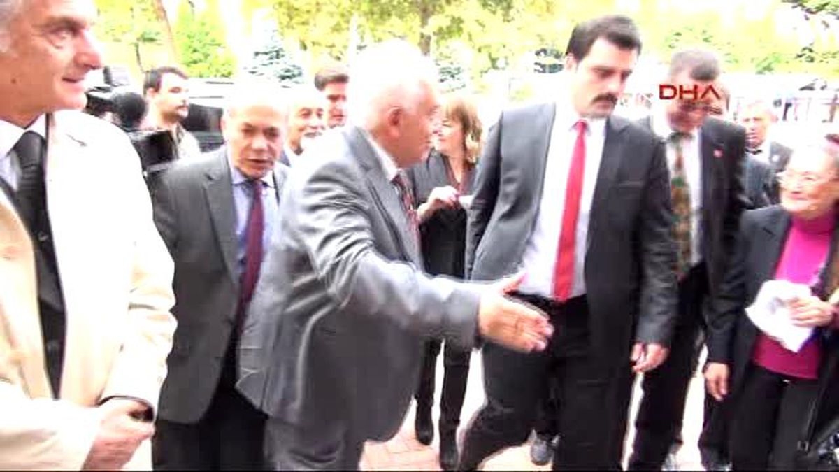 Doğu Perinçek: Türkiye\'nin Başına Getirilen İktidar Türk Ordusunu Hapse Attı