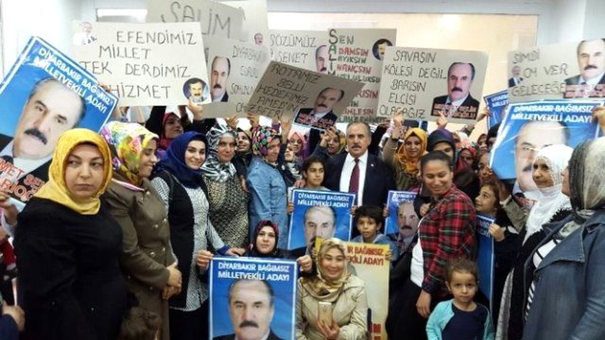 Ensarioğlu\'na Kadın Desteği