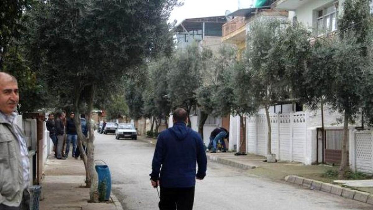 Evin Önüne Bırakılan Şüpheli Valizdeki Kablolu Kutu Korkuttu