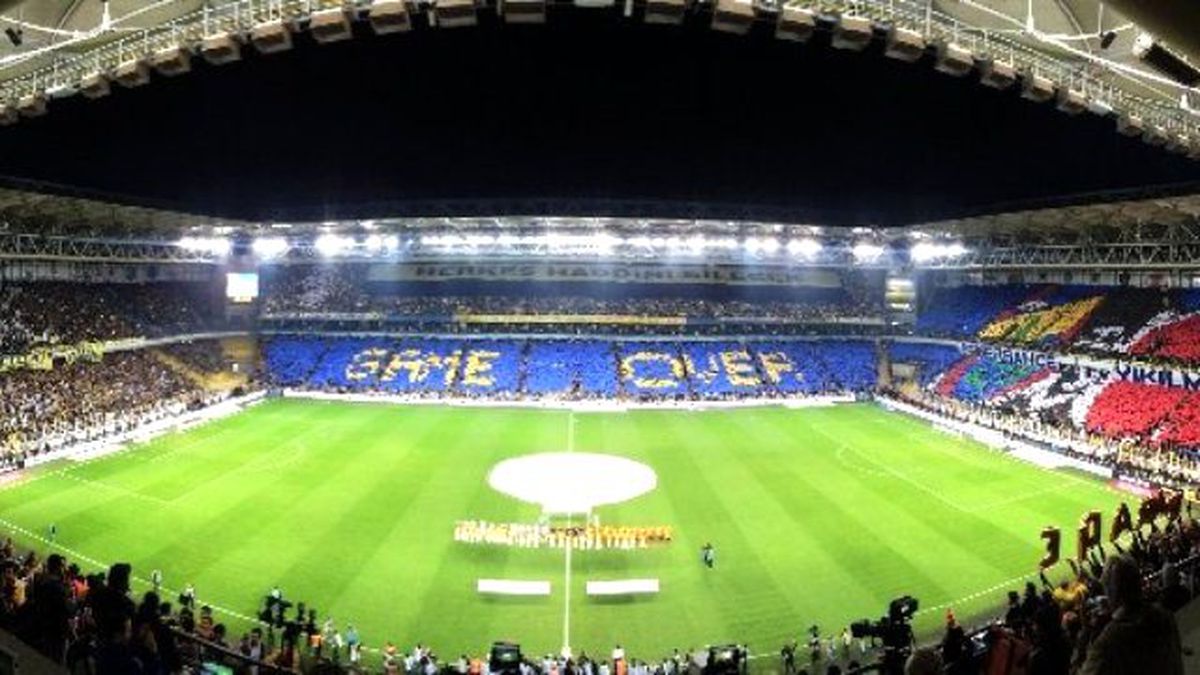 Fenerbahçe Taraftarından Dev Kareografi