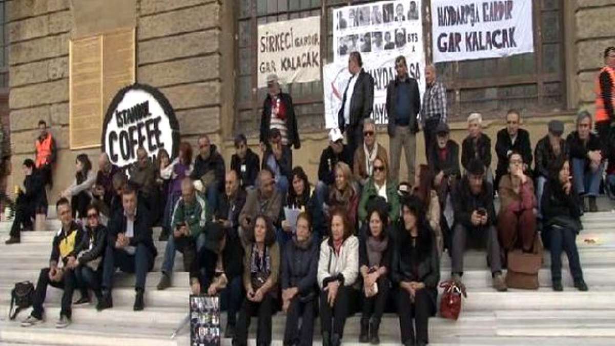 Haydarpaşa Garı\'nda \'Saygı Nöbeti\' Sona Erdi...