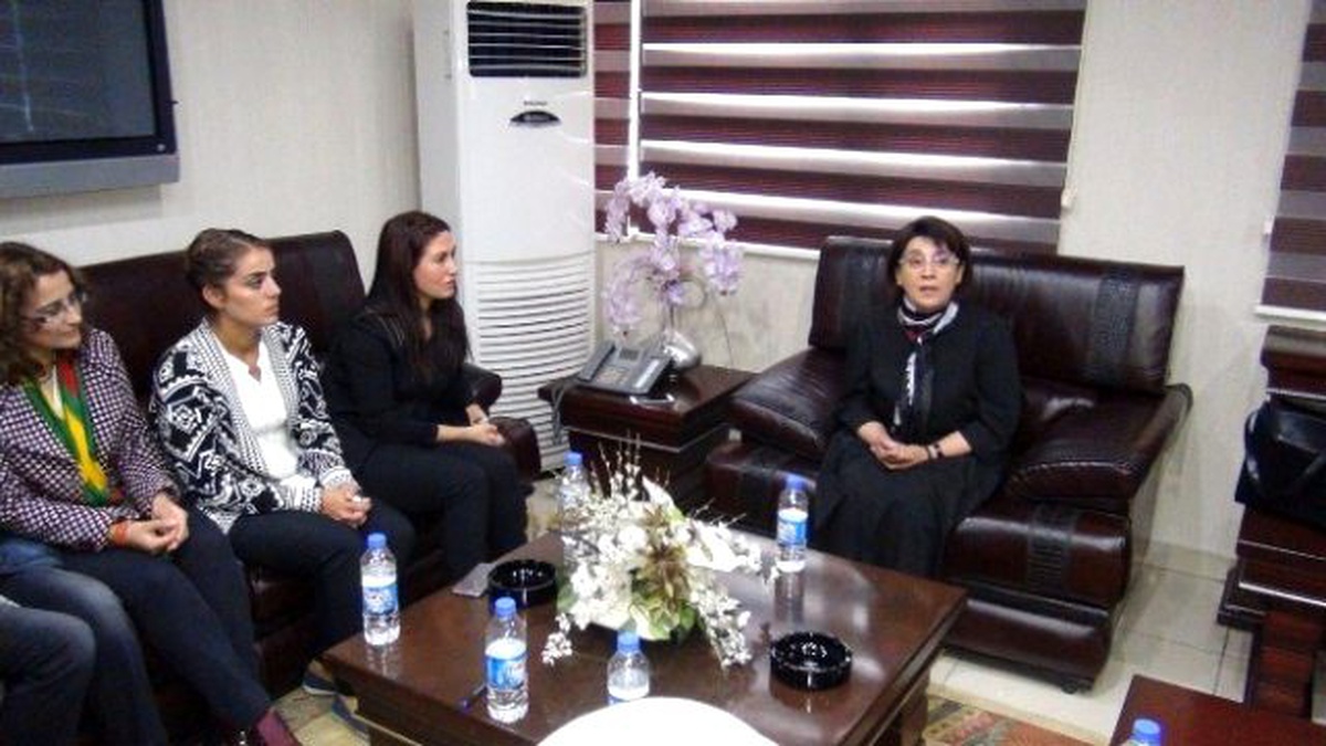 Hdp\'li Leyla Zana Batman Belediyesi\'ni Ziyaret Etti