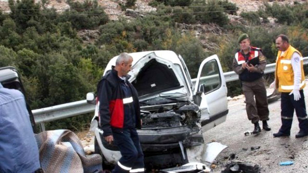 Isparta\'da Trafik Kazası: 1 Ölü, 3 Yaralı