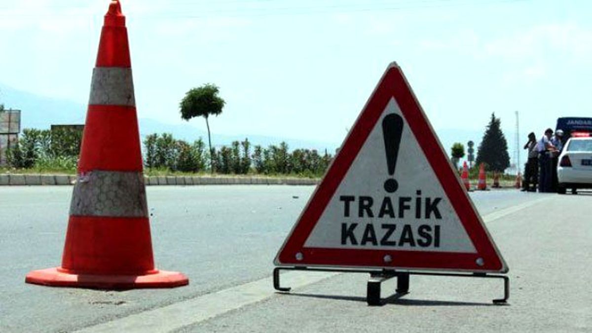 İstanbul'da İstoç Mevkiinde Kaza, Otoyol 1 Saat Boyunca Kilitlendi