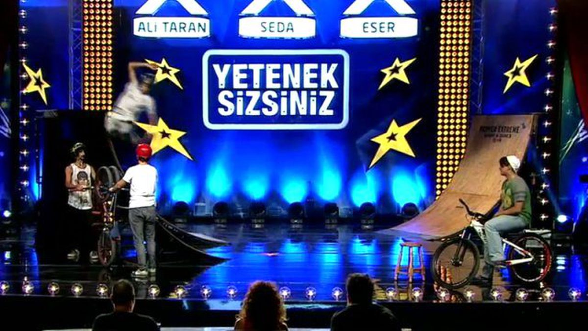 İzmir Velespit\'in Akrobasi Gösterisi!