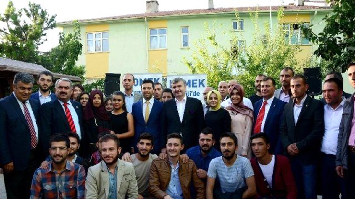 Komek Ailesi İlçelerle Birlikte Büyüyor