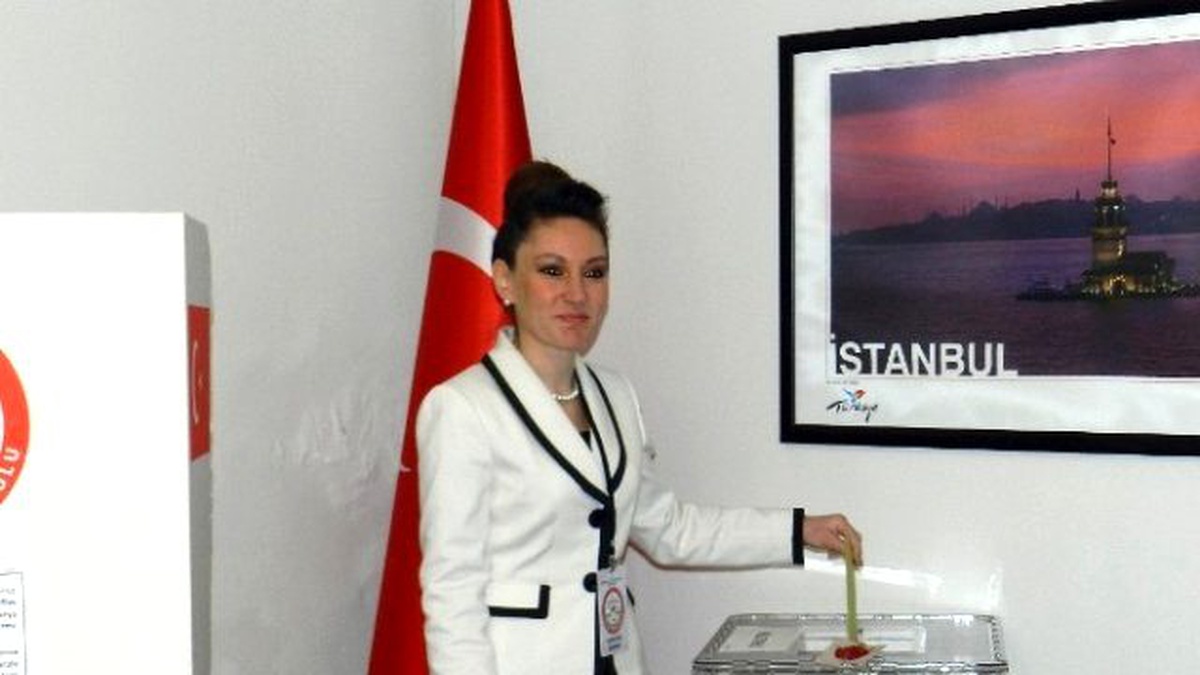 Kosova\'daki Türk Vatandaşları Sandık Başına Gitti