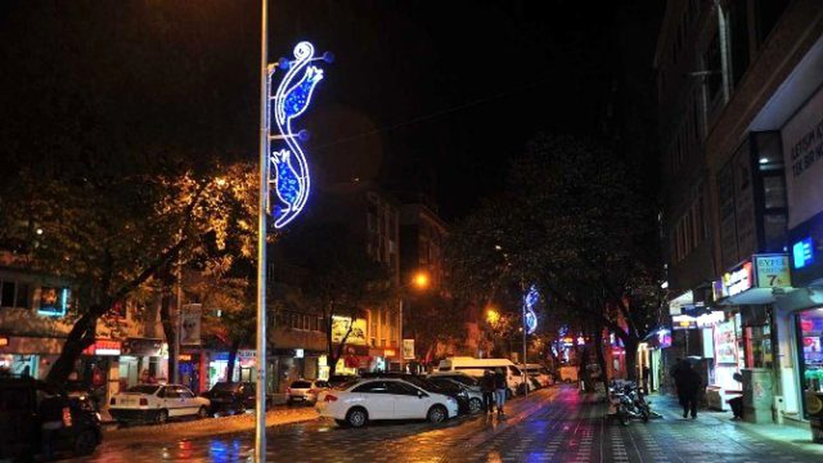 Orhangazi\'de Caddeler Işıl Işıl