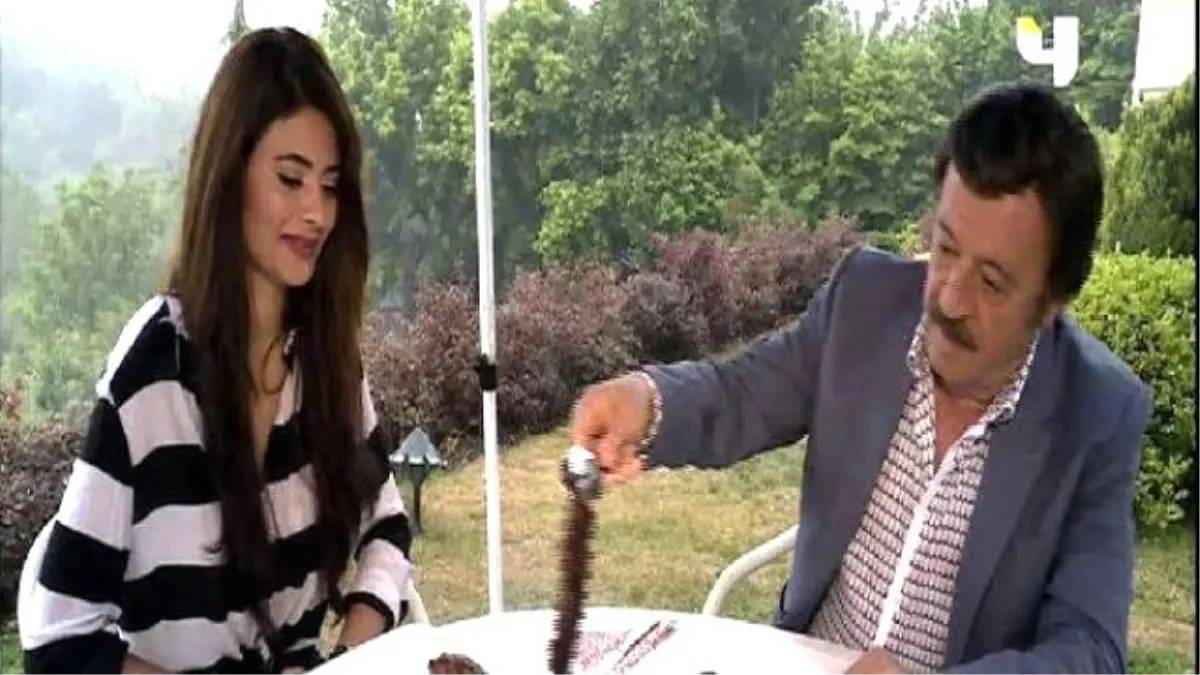 Selami Şahin\'den Arapça Röportaj: Sahibinden Habersiz Besteyi Söylemek Haramdır