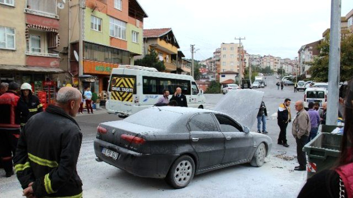 Seyir Halindeki Otomobil Alev Alev Yandı