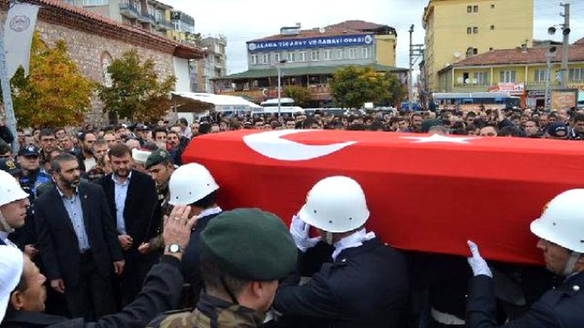 Trafik Kazasında Ölen Özel Harekat Polisi Son Yolculuğuna Uğurlandı