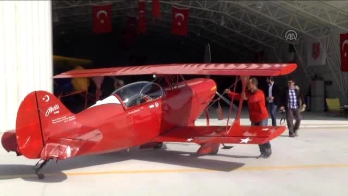 Türkiye\'nin İlk Kadın Akrobasi Pilotu