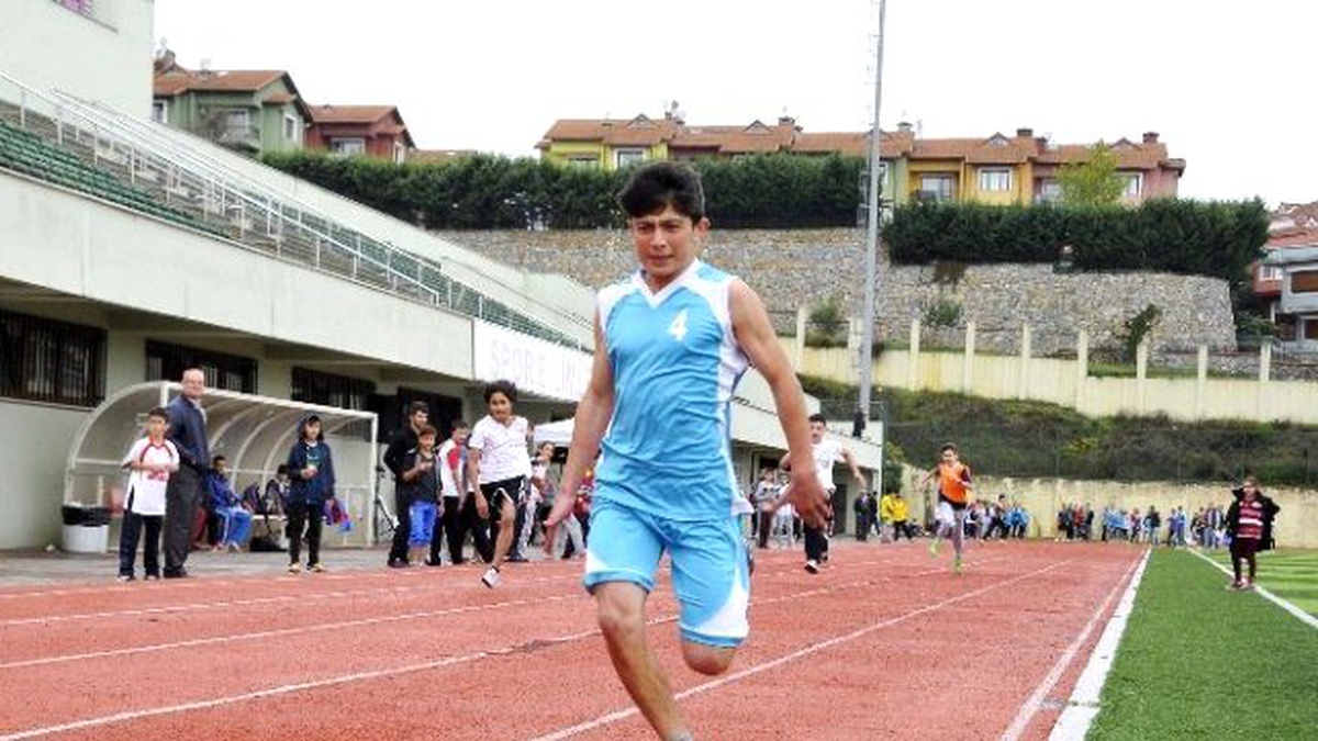 400 Öğrenci Cumhuriyet İçin Yarıştı