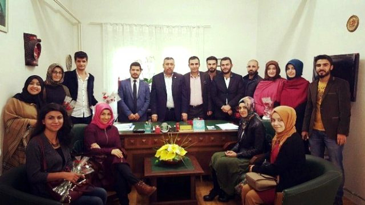 Akil Gençlerden Anlamlı Ziyaret