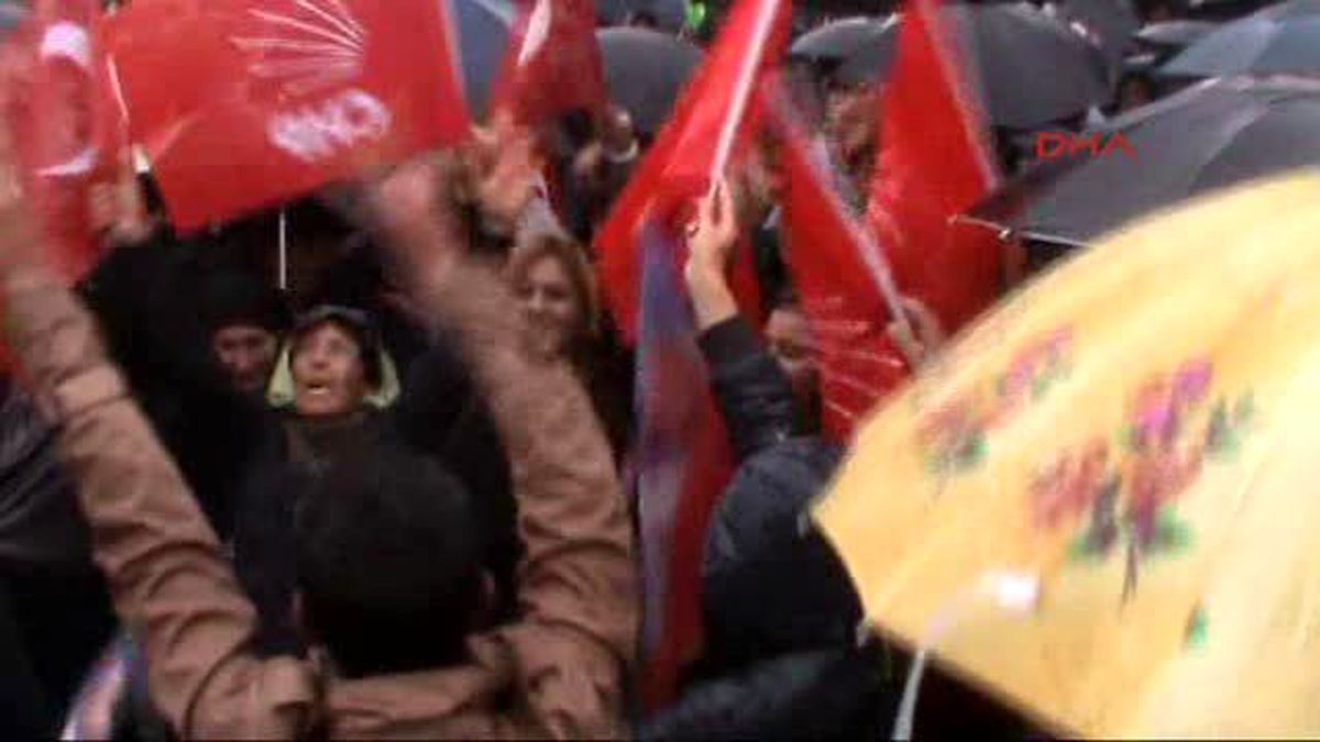 Ardahan Kılıçdaroğlu Ardahan\'da Yağmur Altında Konuştu