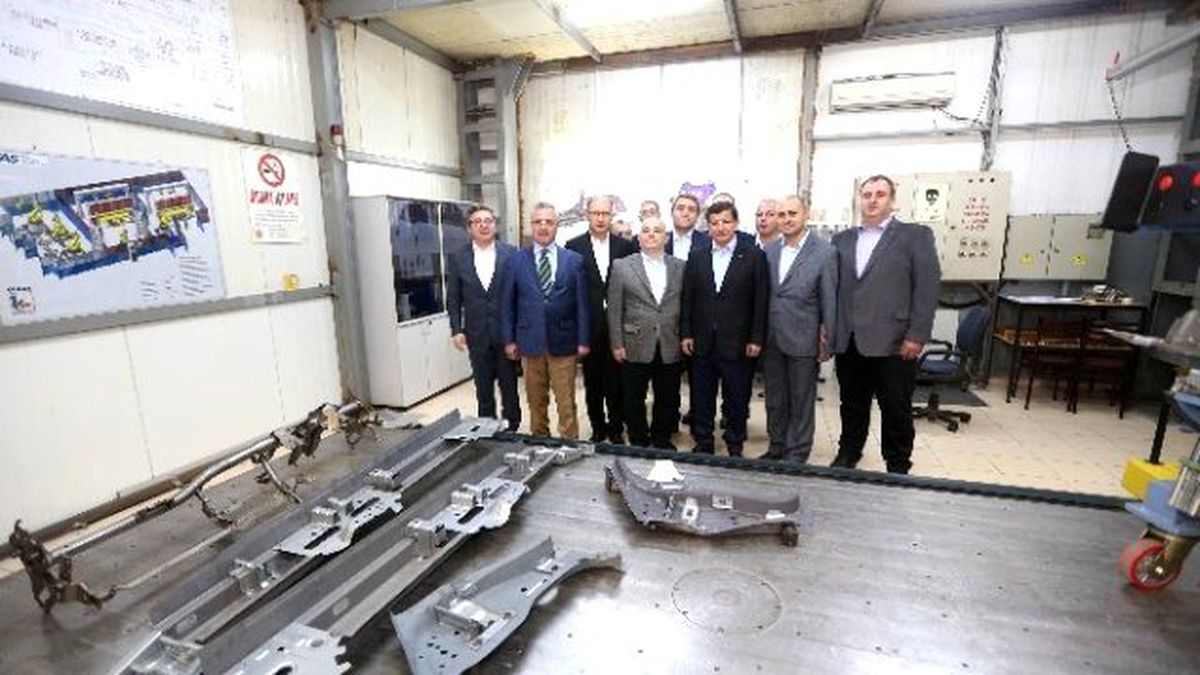 Başbakan Davutoğlu Esnafı Ziyaret Etti