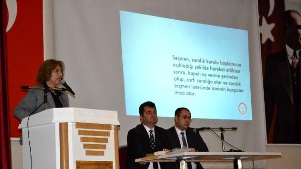 Bor\'da Sandık Görevlilerine Seminer Verildi