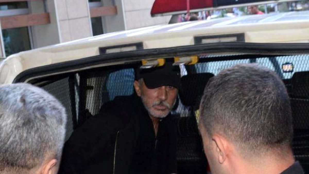 İşsiz Koca, Boşandığı Eşini Kızının Gözü Önünde Öldürdü