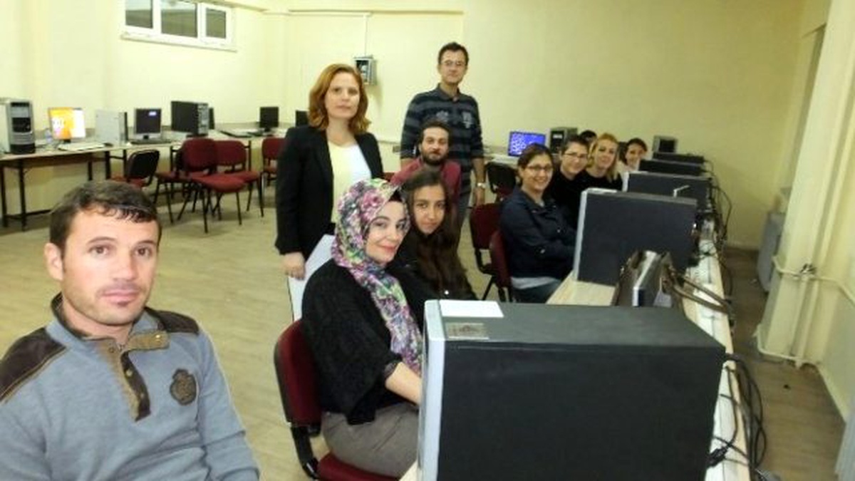 Burhaniye\'de Bilgisayar Kurslarına Yoğun İlgi