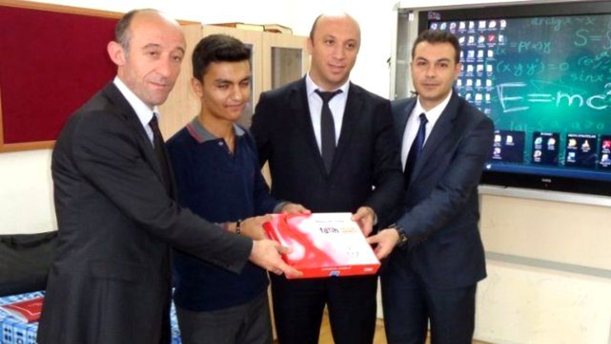 Burhaniye İmam Hatip de Tablet Sevinci
