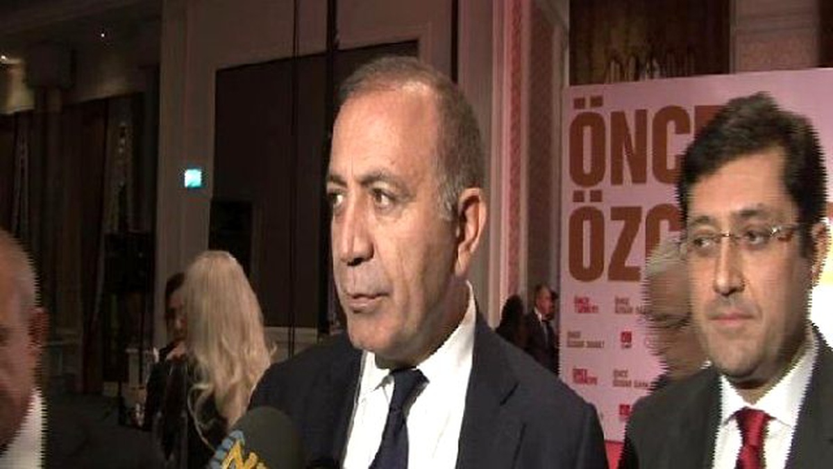 CHP Genel Sekreteri Tekin: Plakası Bilinmeyen Bir Araç Genel Merkezimizin Önünden Geçerken 5 Adet...