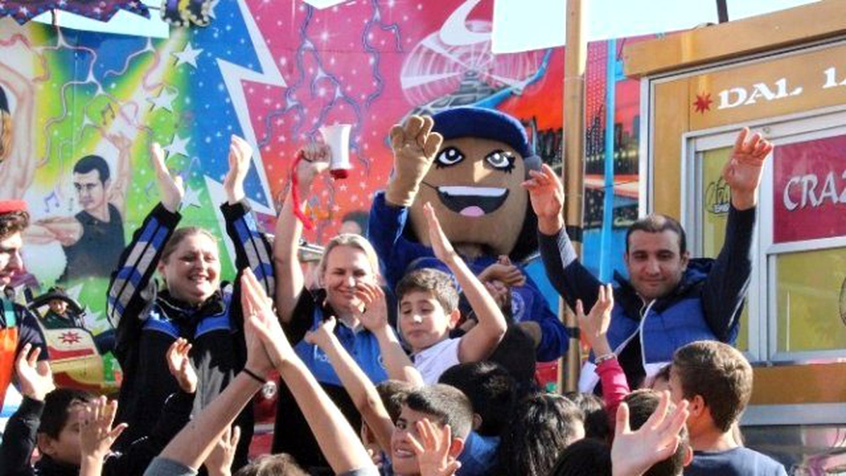 Çocuklar ve Polisler Lunaparkta Doyasıya Eğlendi