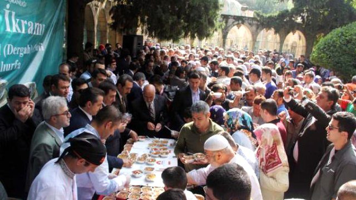 Cumhurbaşkanı Adına Yapılan Aşure Dağıtımı Sırasında Bomba İhbarı