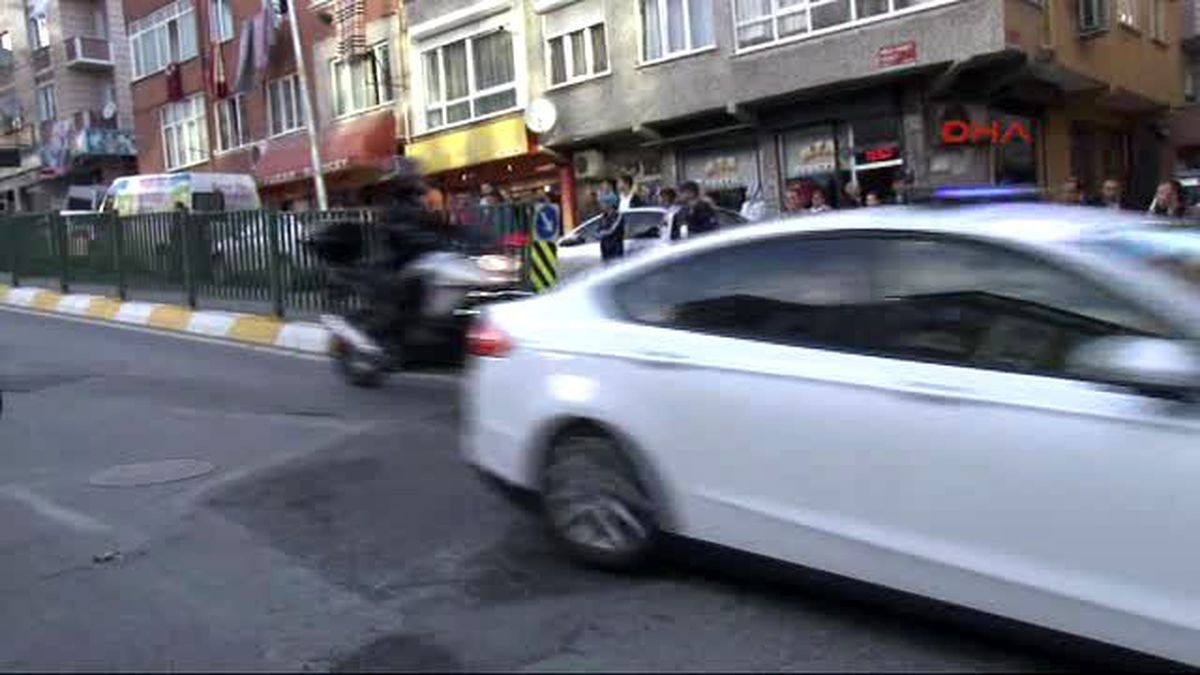 Davutoğlu, Bağcılar Engelliler Sarayı\'nı Ziyaret Etti