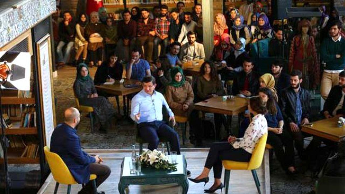 Davutoğlu: Gençlere Terörist Diye Bakan Bir Tutumu Kesinlikle Kabul Etmem