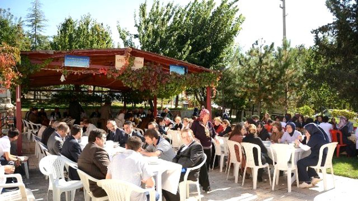 Dinar\'da Yaşlılarla Birlikte Aşure ve Keşkek Günü Etkinliği