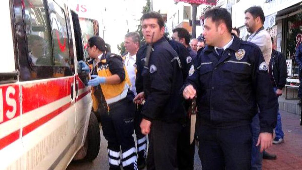 Ereğli\'de Bıçaklı Kavga: 3 Yaralı