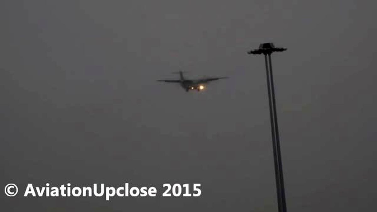 Fırtınalı Havada İniş Yapmaya Çalışan Uçak Pisti Pas Geçti