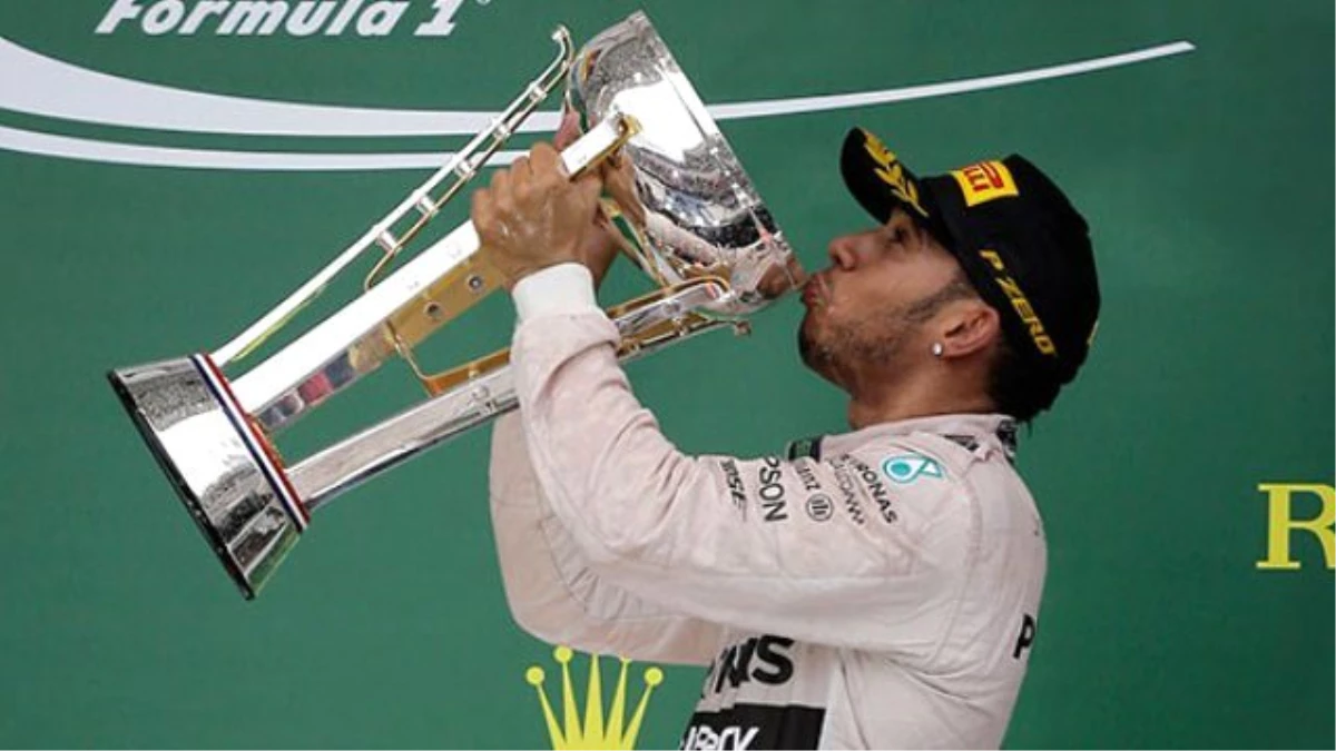 Formula 1\'de Şampiyon Lewis Hamilton