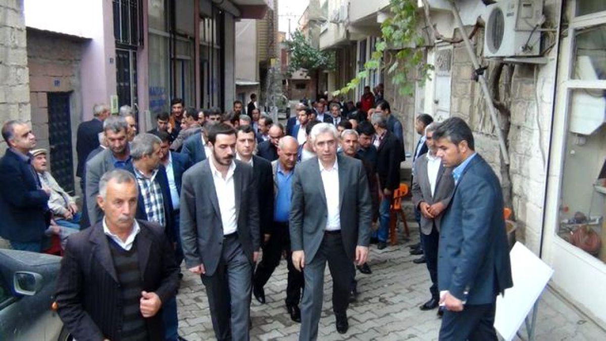 Galip Ensarioğlu'nun Koruması Vuruldu