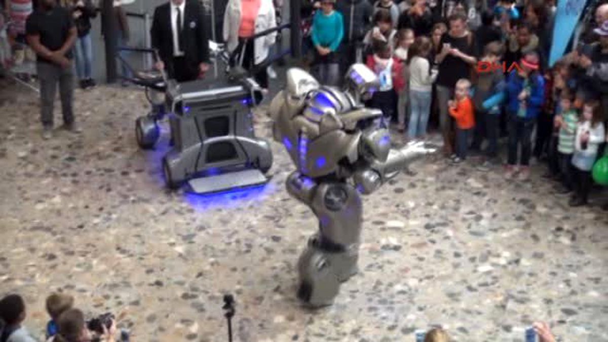 Geleceğin Robotu Cenevre?de Tanıtıldı