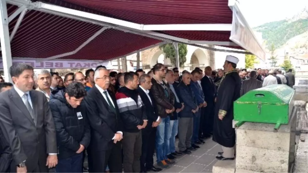 Genç Öğretmen Kansere Yenik Düştü