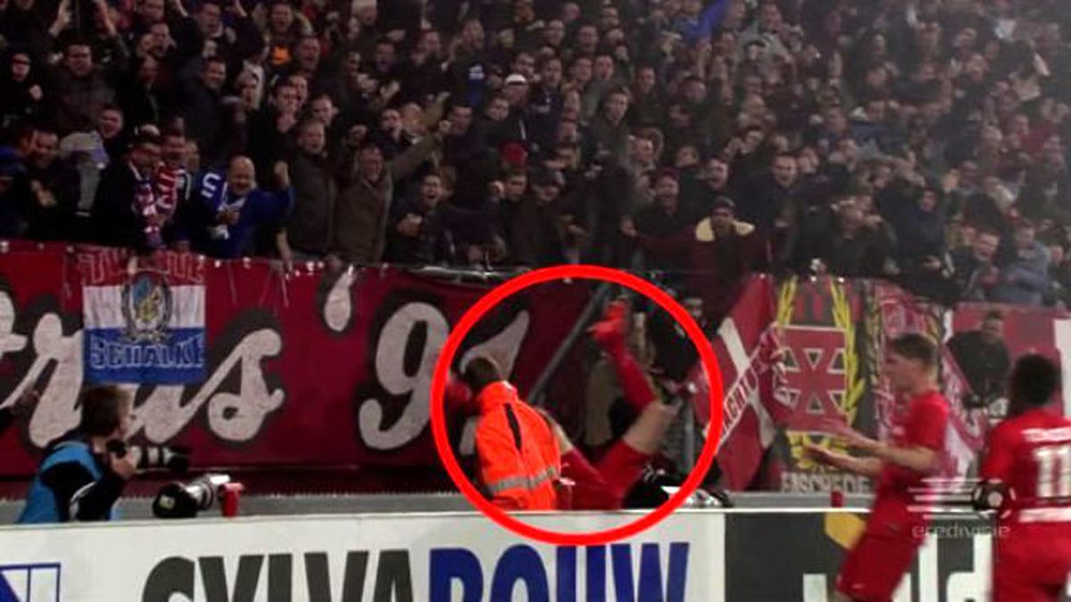 Gol Sevinci Sonrası Yere Kapaklandı