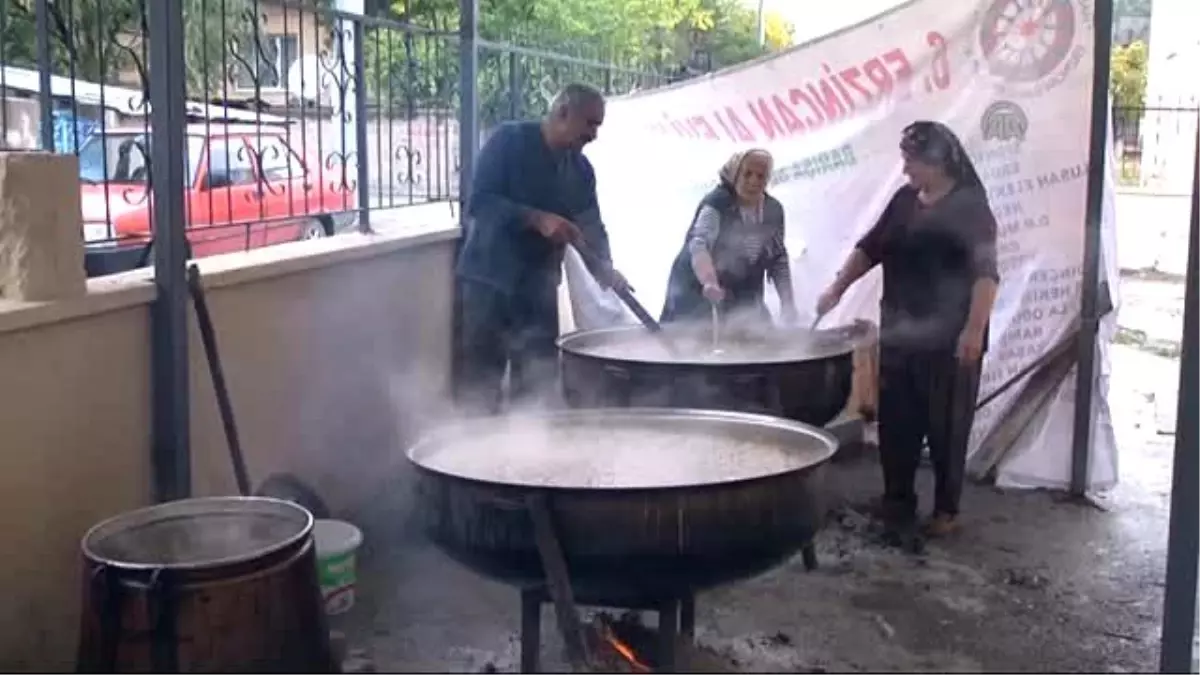 Hacı Bektaş Veli Anadolu Kültür Vakfı'ndan Aşure İkramı