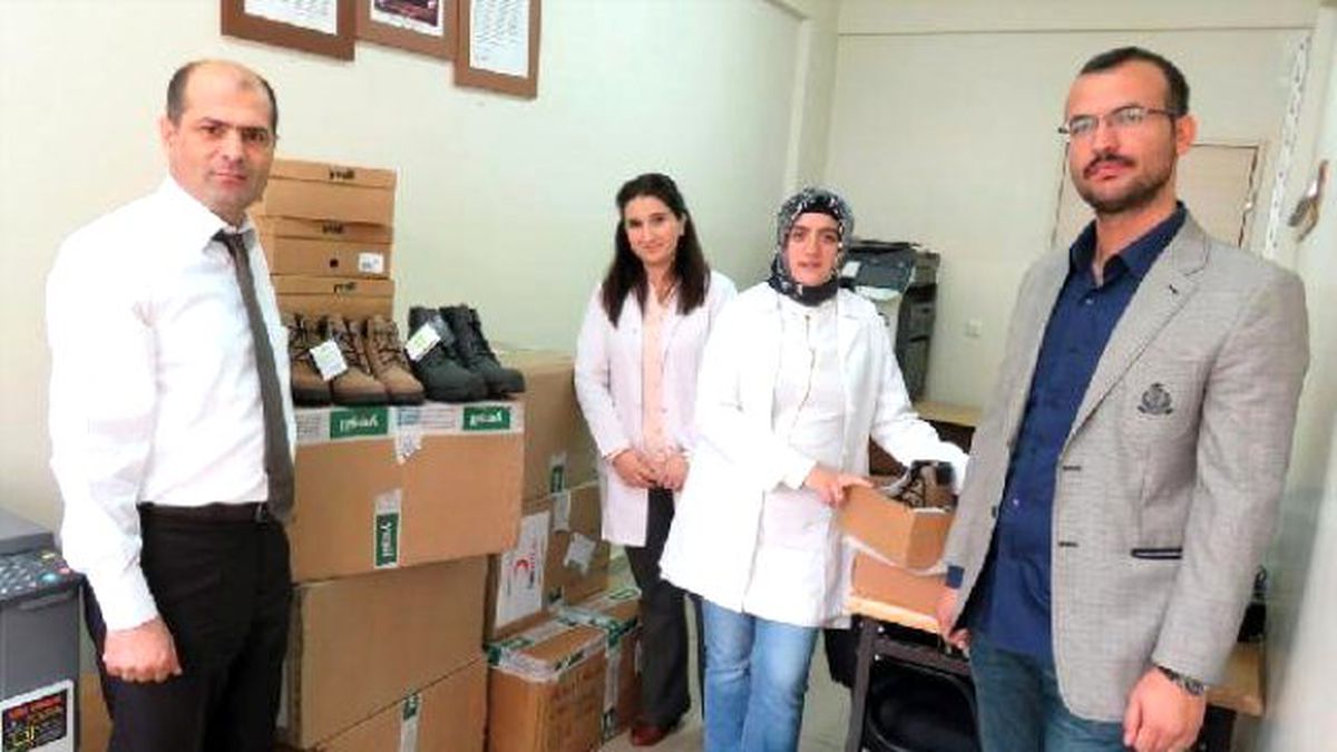 İstanbul\'daki Bir Firmadan, Midyatlı 600 Öğrenciye Bot Yardımı