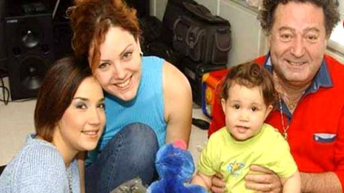 Kayahan'ın Eşi ile Kızı Birbirine Girdi!