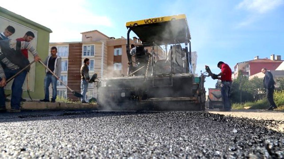 Kırklareli\'de 8 Bin Tonluk Sıcak Asfalt Çalışması Başladı